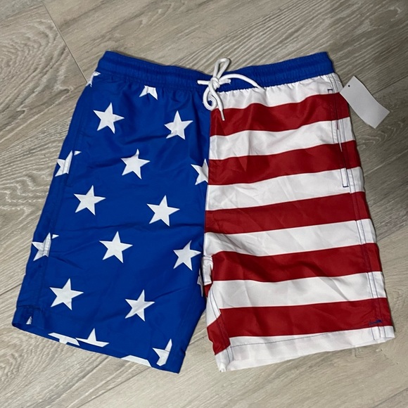 NEW Men’s American Flag Swim Trunks Shorts Multiple Sizes - Picture 1 of 3